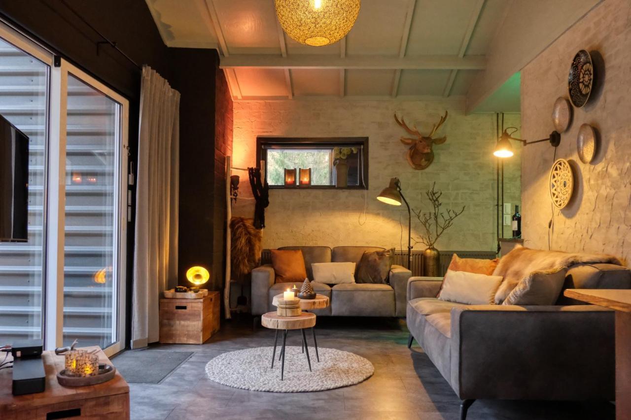 Lodge In Een Bosrijke Omgeving Met Hottub & Sauna Opt Rheezerveen エクステリア 写真