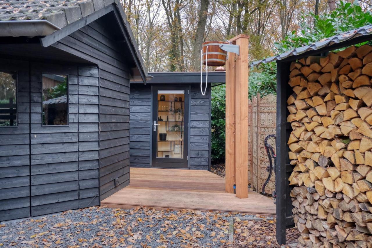 Lodge In Een Bosrijke Omgeving Met Hottub & Sauna Opt Rheezerveen エクステリア 写真