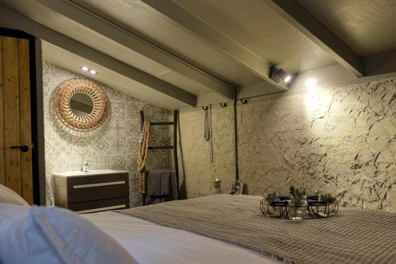 Lodge In Een Bosrijke Omgeving Met Hottub & Sauna Opt Rheezerveen エクステリア 写真